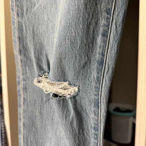 Madewell High Rise Light Wash Distressed Jeans - Picture 4 of 9